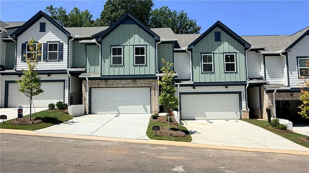 3 bed, 2.5 bath, 2035 sqft, $2,700 — Photo 2