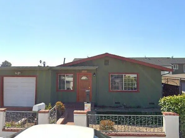 1663 Vallejo St, Seaside, CA 93955