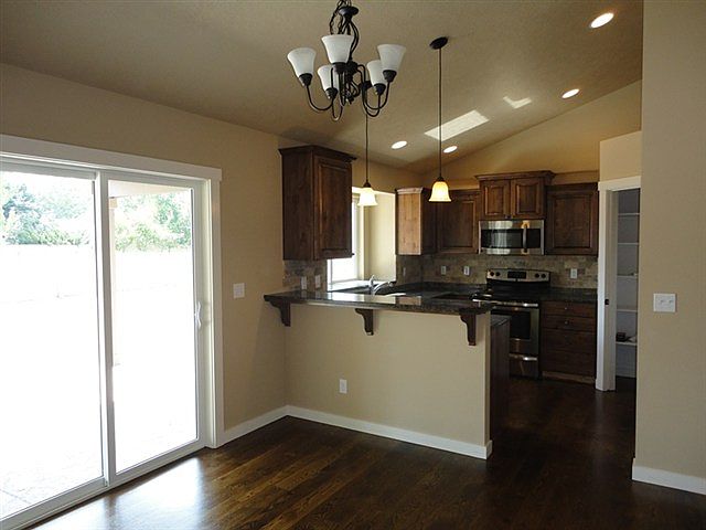 2nd image of 2377 E Lochmeadows