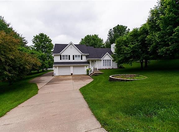3rd image of 4904 Creek Crossing Dr