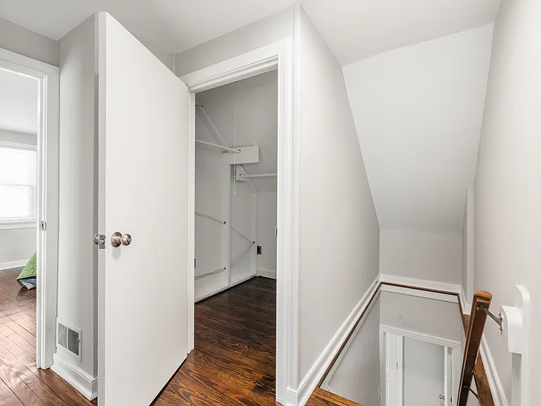 6525 W Grace St — Photo 23