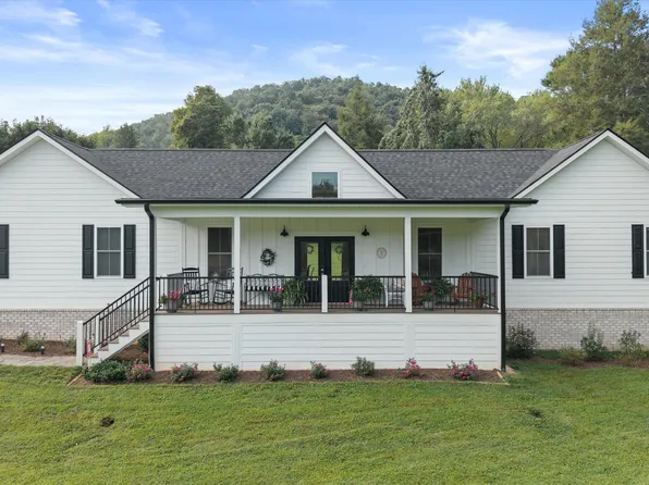 308 E Chestnut Hill Rd, Townsend, TN 37882