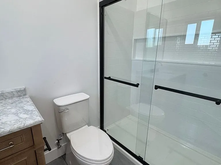 240 White Rd — Photo 23