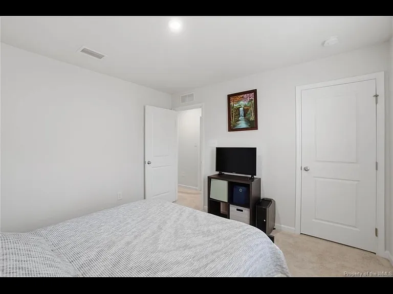 303 Lorraine Dr — Photo 14