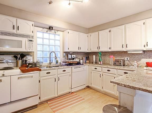 5th image of 2052 W Huron St #1