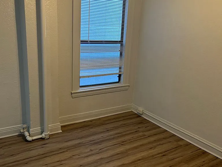 The Blackstone Apartments — Photo 18