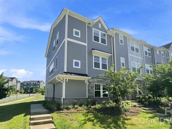 2522 Arbor Loop Dr, Charlotte, NC 28217