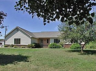 9967 S Hazel, South Lyon, MI 48178