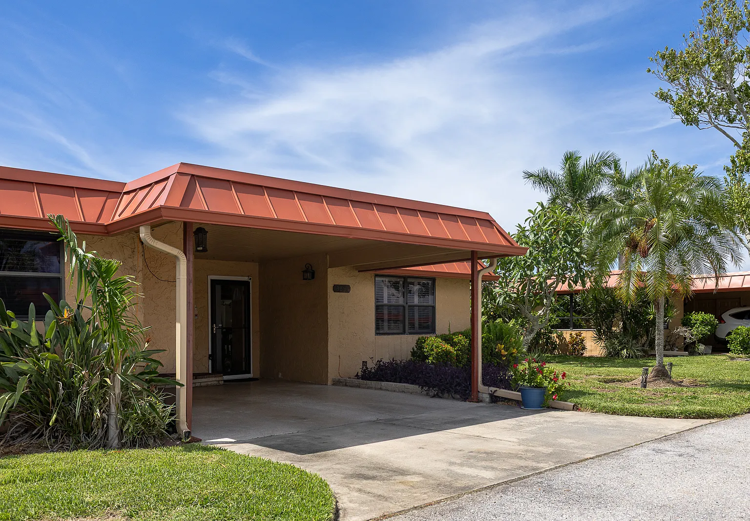 2 bed, 1296 sqft, $2,400 — Photo 1