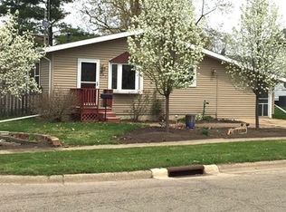 527 W Central Ave, Princeton, IL