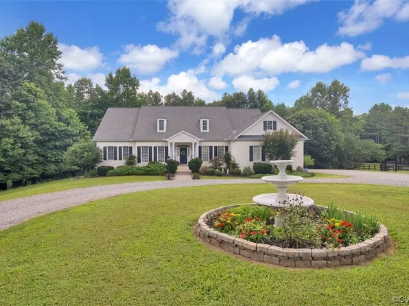 4900 Huntsman Trl, Quinton, VA 23141