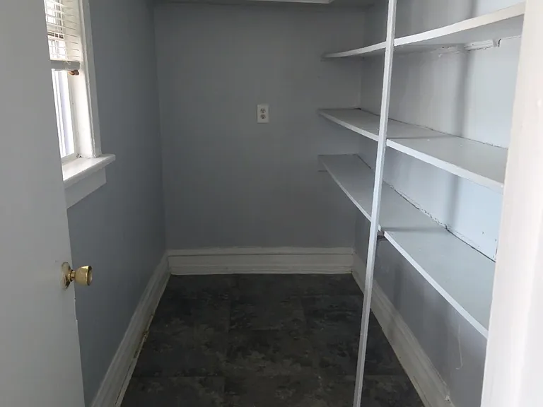 2704 E 77th St #2W — Photo 8