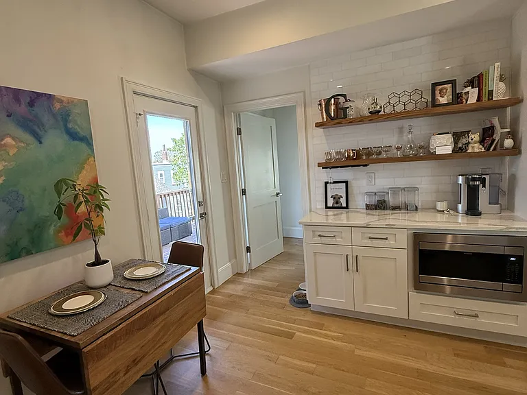 3231 Washington St #3 — Photo 15