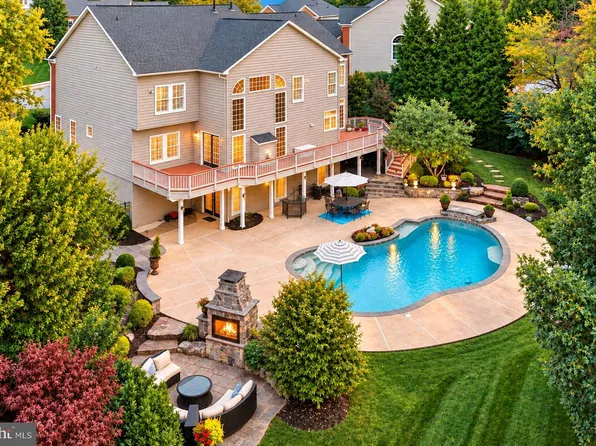 21373 Larue Ct, Ashburn, VA 20148