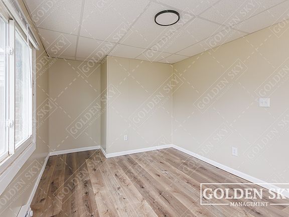 4th image of 219 E Willard St #4