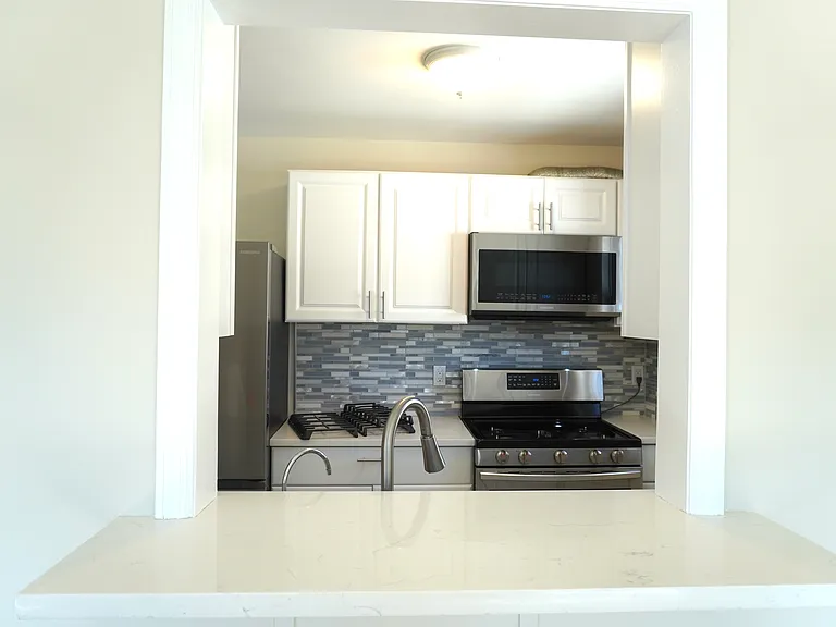 399 S 6th St #1 — Photo 5