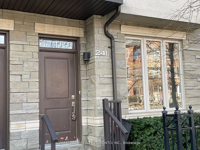 241 S Park Rd — Photo 2