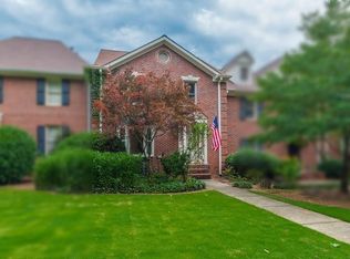 32 Huntington Place Dr, Sandy Springs, GA