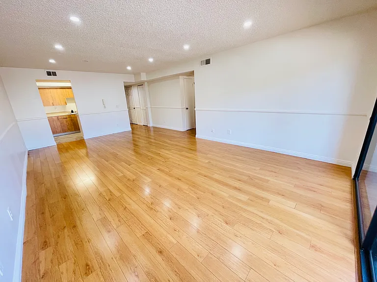 2425 Canada Blvd #106 — Photo 11