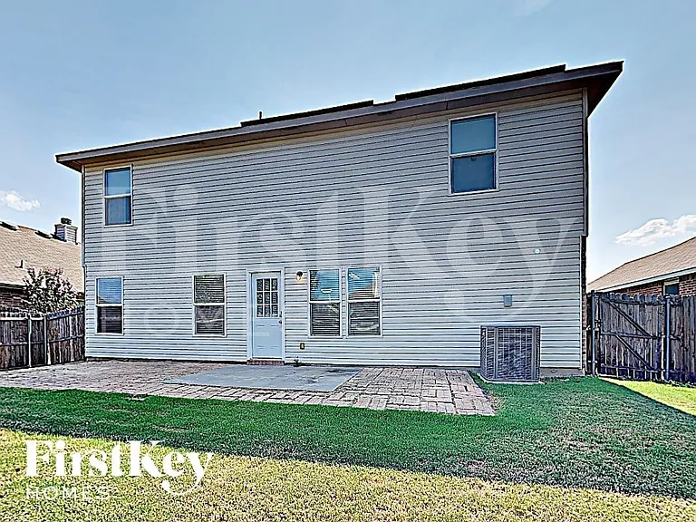 716 Wrigley Dr — Photo 14
