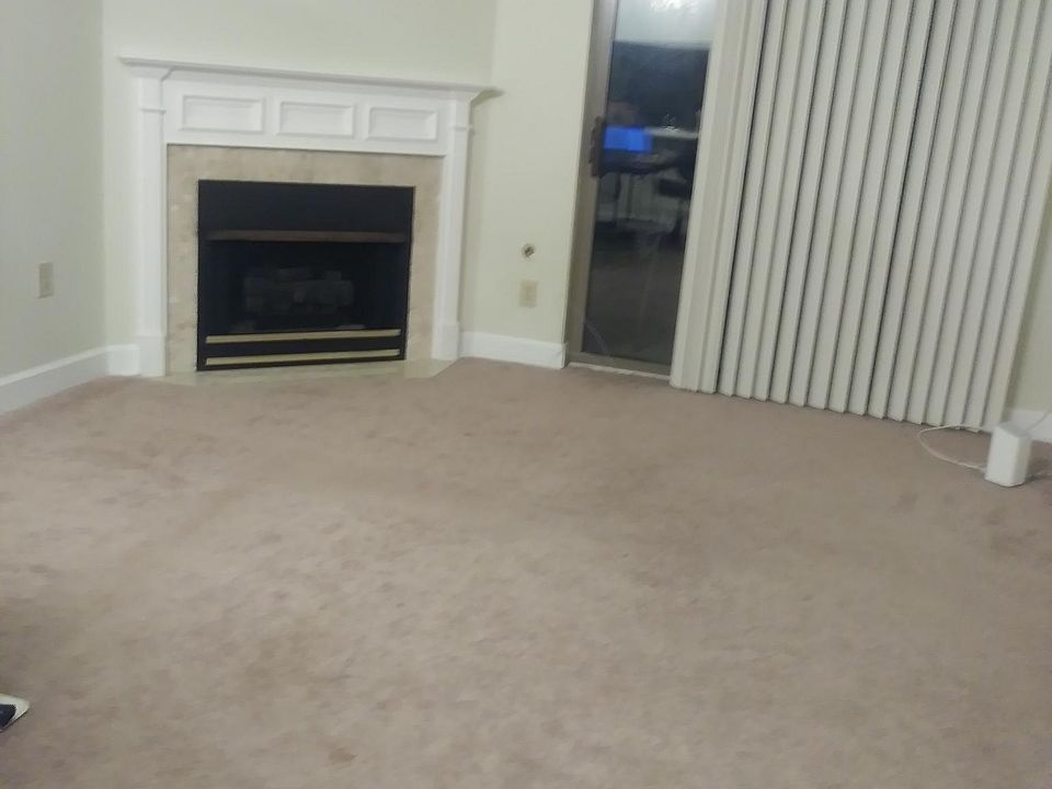 2nd image of 1050 N Stuart St APT 509