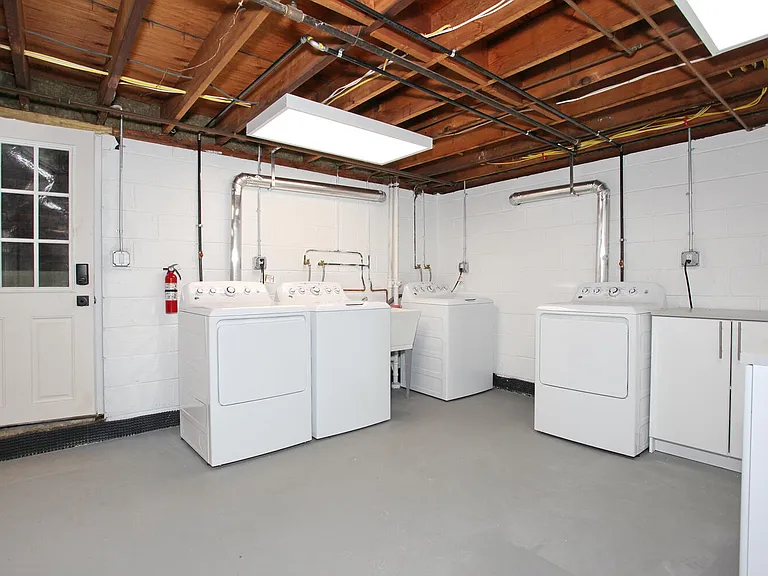 611 Kingsland Ave — Photo 21