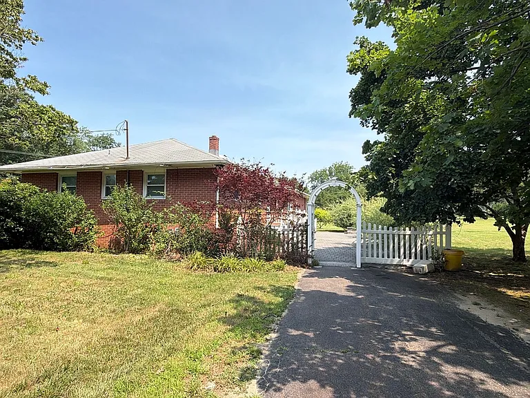 545 Cassville Rd — Photo 8