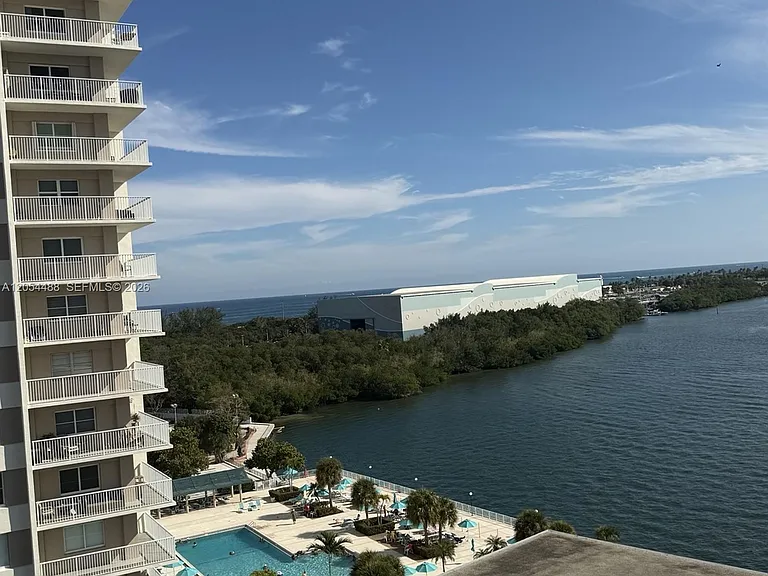 500 Bayview Dr #1031 — Photo 5