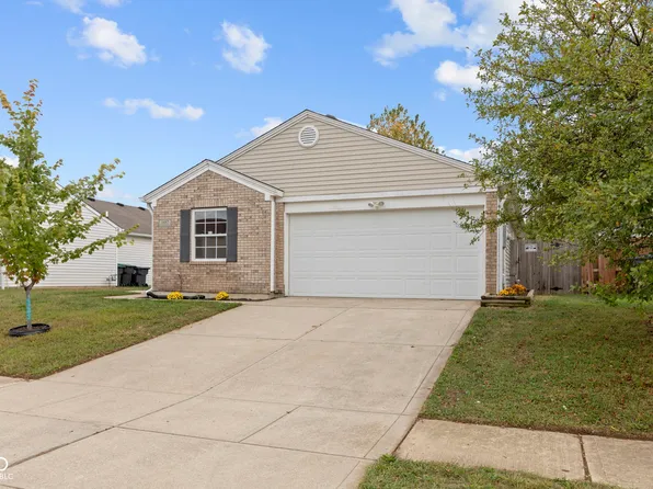 1887 Fountain Cir, Greenwood, IN 46143
