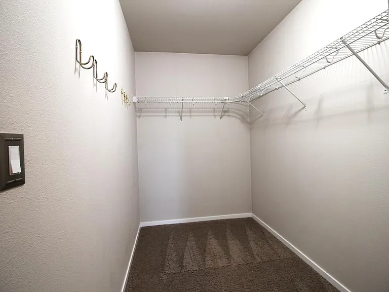 2551 W Sorbonne Dr — Photo 11