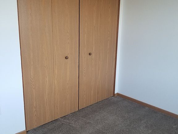 3rd image of 25 S Market St APT 4