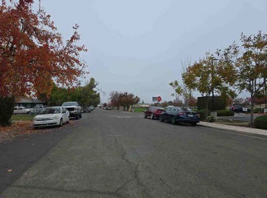 Exterior Neighborhood (street photo)