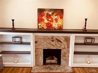 Living room with cozy Gas Fireplace.