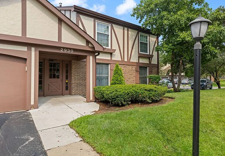 2930 Northampton Dr #A1 — Photo 1