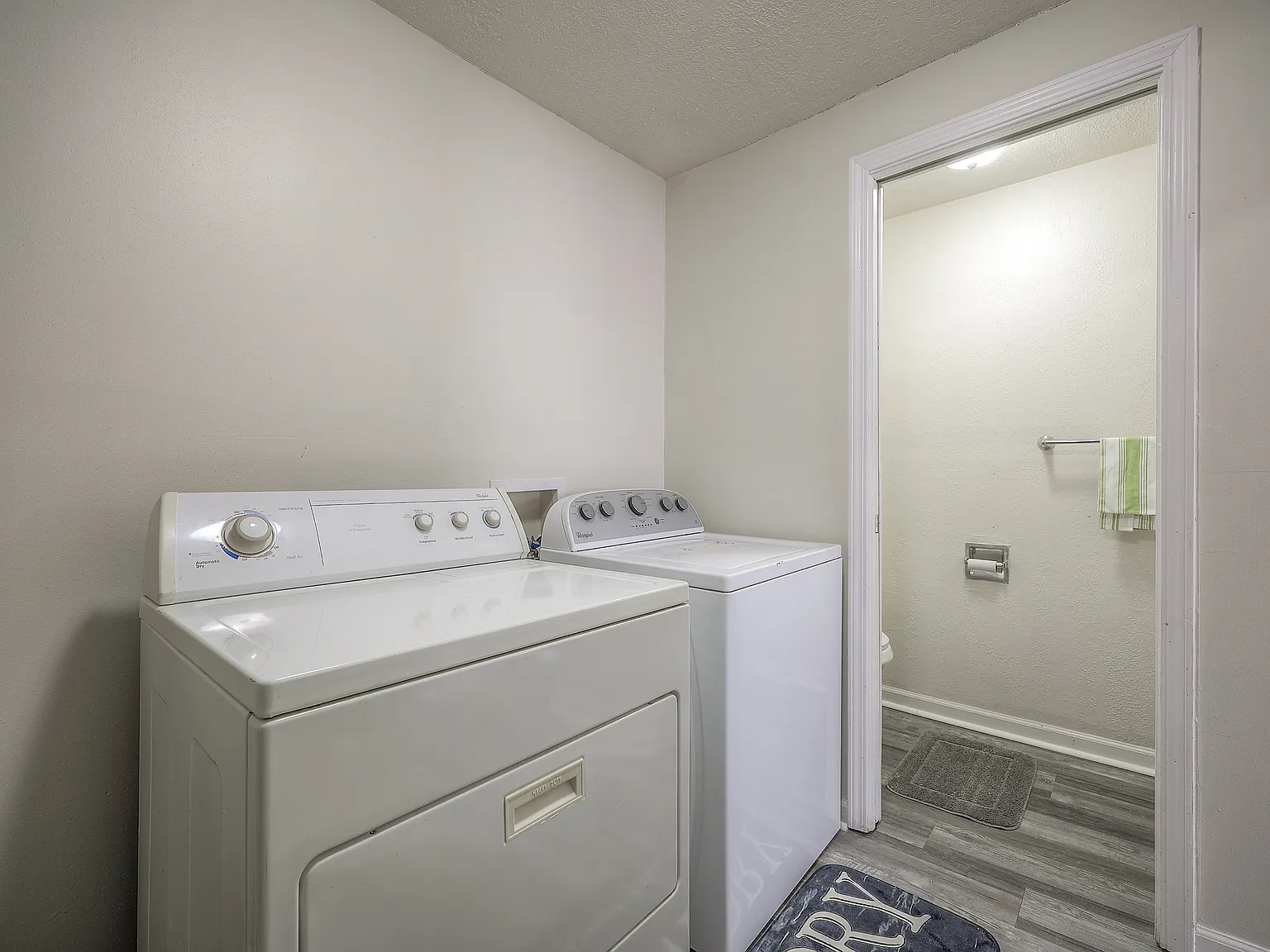 2618 East 28th Street - Room 2 — Photo 3