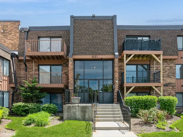 621 Tralee Ct APT 2D, Schaumburg, IL 60193