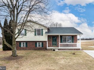 17 Gettysburg Ct, Littlestown, PA 17340