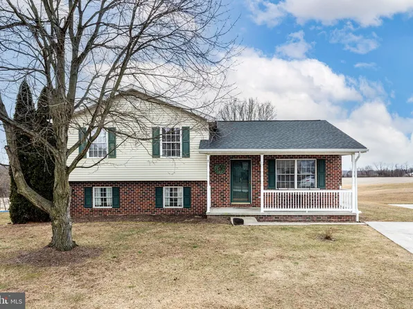 17 Gettysburg Ct, Littlestown, PA 17340