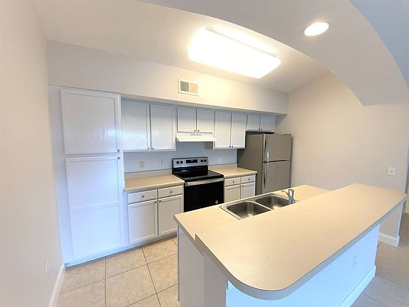 3rd image of 7945 Preserve Cir APT 532