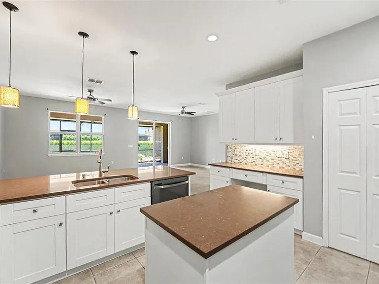 1264 Riserva Ln — Photo 4