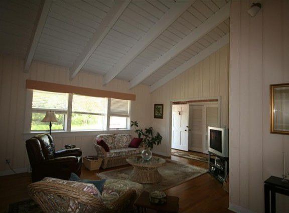 2nd image of 208 51st St