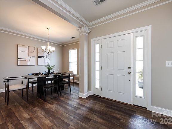 5th image of 10125 Loch Lomond Dr