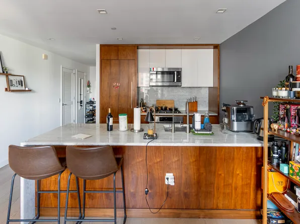 75 Park Lane image 6 of 10