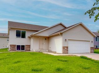 5345 Ridgeview Dr NW, Rochester, MN 55901