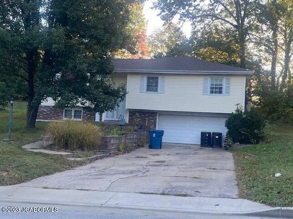 327 Elm Tree Dr, Jefferson City, MO 65109