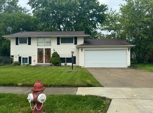 11110 Plumbrook Rd, Sterling Heights, MI 48312