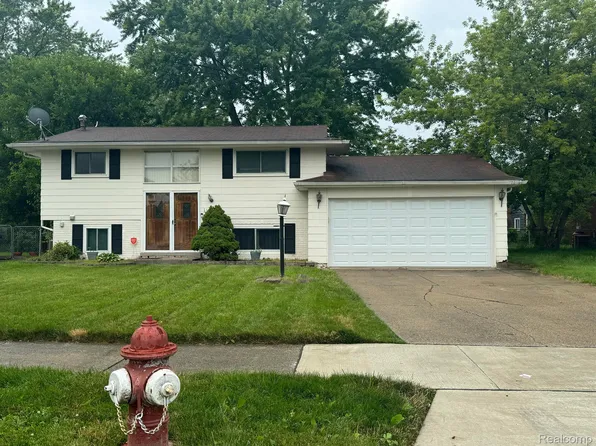 11110 Plumbrook Rd, Sterling Heights, MI 48312