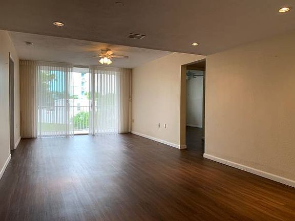 2nd image of 3930 S Roosevelt Blvd #S1