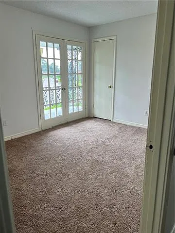 848 Legion Dr — Photo 4