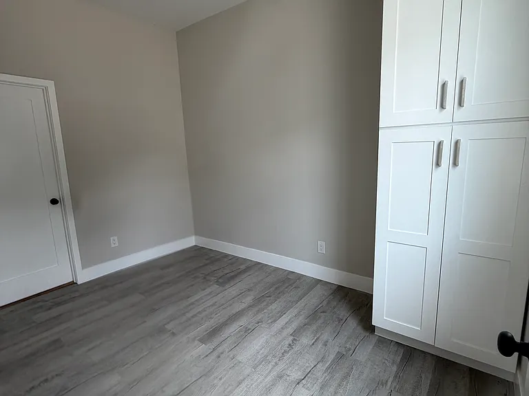 153 E 47th St #153 — Photo 21